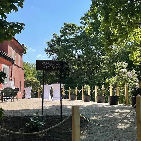 Villa Dum Pro Hosty - Zamek Cerveny Hradek U Sedlcan Janov (Pribram)