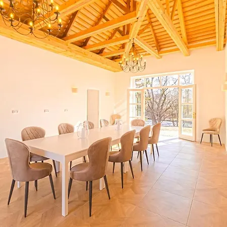 Villa Dum Pro Hosty - Zamek Cerveny Hradek U Sedlcan Janov (Pribram)