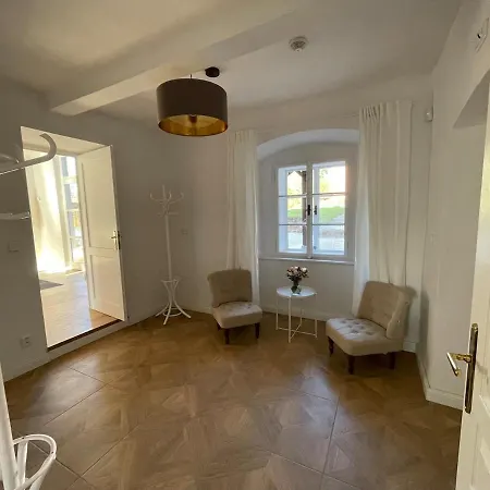 Dum Pro Hosty - Zamek Cerveny Hradek U Sedlcan Villa *